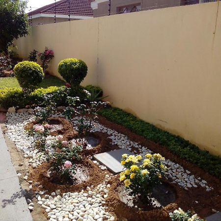 Tap'S Home Away From Home Gaborone Exteriér fotografie
